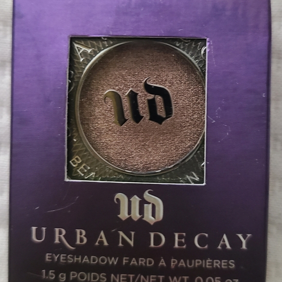 Urban Decay Eyeshadow in Purple - Picture 4 of 7
